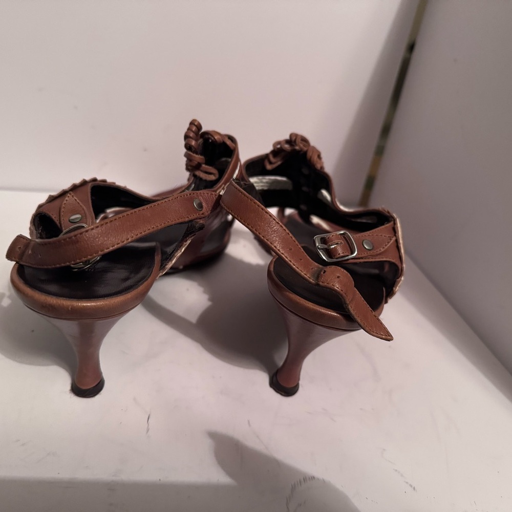 Balenciago Women's Brown and White Sandals
3 in heel - Picture 10 of 10